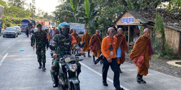 Kodim 0736/Batang Kawal Ketat Napak Tilas Sang Buddha, Ritual Thudong Bawa Pesan Kebijaksanaan