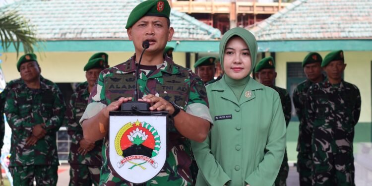 Tradisi Pedang Pora Iringi Pisah Sambut Dandim 0736/Batang