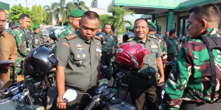 Dandim 0736/Batang Cek Langsung Kondisi, dan Kelengkapan Kendaraan Dinas Anggota