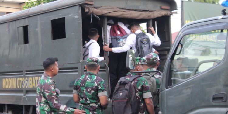 Kodim 0736/Batang, Berangkatkan 112 Calon Siswa Caba dan Catam PK TNI AD