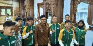 Bupati Batang Minta, Anak-anak Jangan Dibebani Target