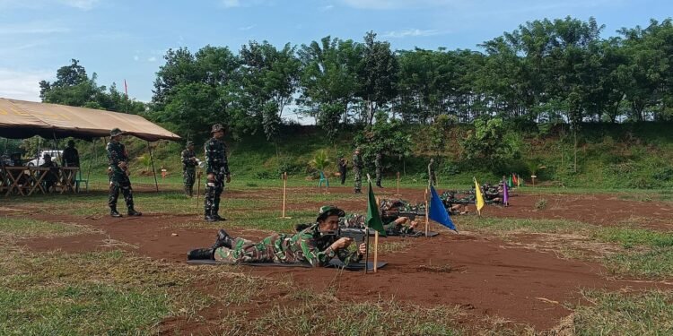 Tingkatkan Kemampuan Prajurit, Kodim Batang Gelar Latihan Menembak Laras Panjang