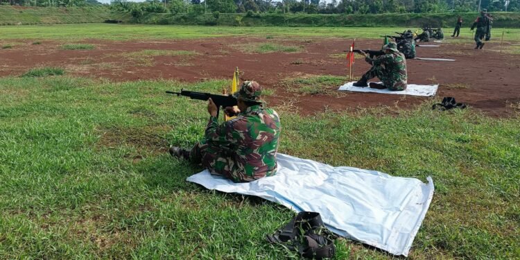 Tingkatkan Kemampuan Prajurit, Kodim Batang Gelar Latihan Menembak Laras Panjang