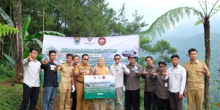 Peduli DAS Lestari, Bhimasena Resmikan Paving Berbahan FABA PLTU Batang di Desa Tombo