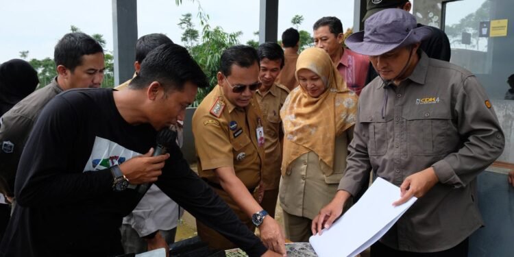 Peduli DAS Lestari, Bhimasena Resmikan Paving Berbahan FABA PLTU Batang di Desa Tombo