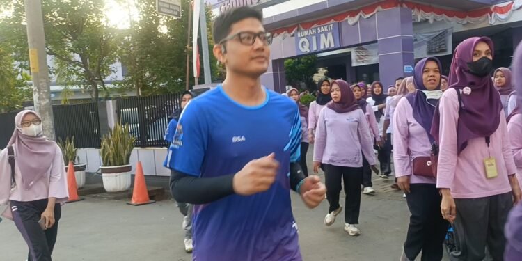 15 Tahun RS QIM, Ratusan Karyawan Jalan Sehat