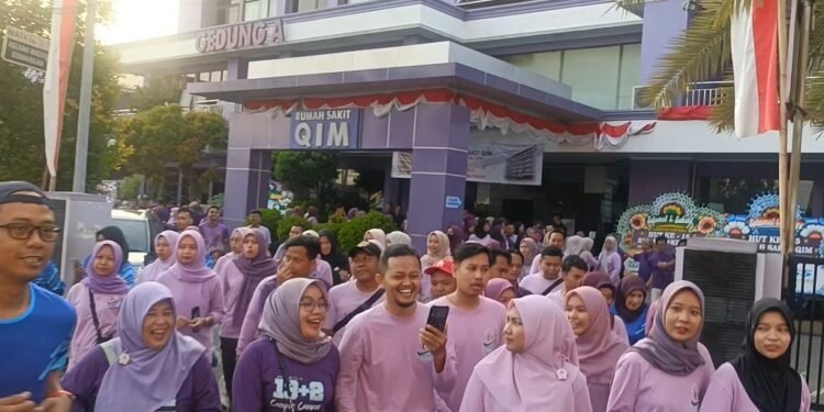 15 Tahun RS QIM, Ratusan Karyawan Jalan Sehat