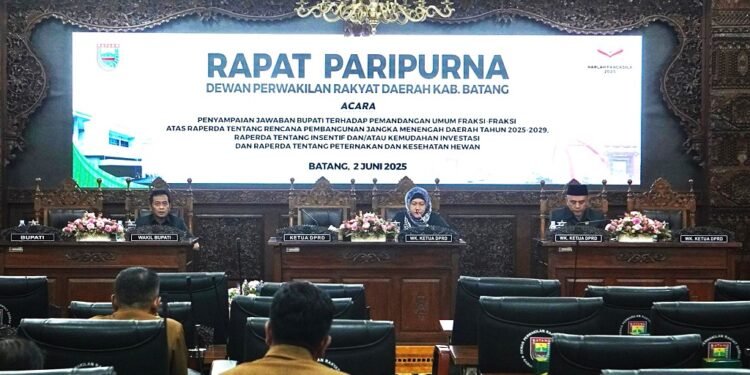 Wakil Bupati Batang Sampaikan Jawaban Terhadap Pandangan Para Fraksi Tentang RPJMD