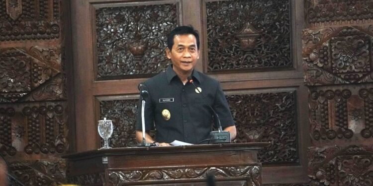 Imbauan Aktivitas Jualan, Wakil Bupati Batang Berterima Kasih Pedagang di Alun-Alun Sudah Tertib Aturan