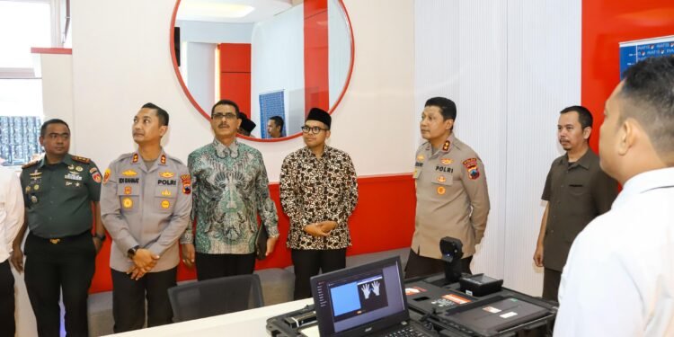 Kapolda Jateng Resmikan Gedung SPKT Polres Batang, Tekankan Layanan Prima dan Disiplin Personel