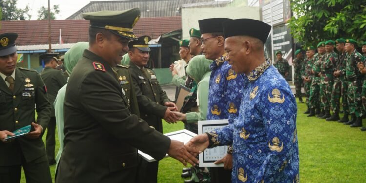 Dandim 0736 Batang Lepas Anggota Pindah satuan Dan Wisuda Purnawira
