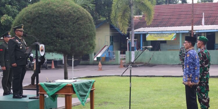 Dandim 0736 Batang Lepas Anggota Pindah satuan Dan Wisuda Purnawira