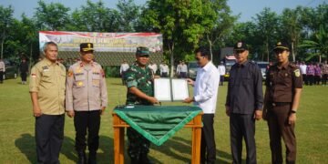 Tutup TMMD, Dandim Batang Bacakan Amanat Pangdam IV/Diponegoro