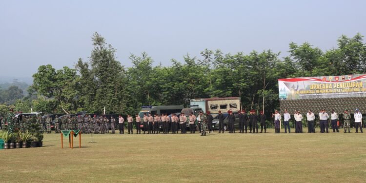 Tutup TMMD, Dandim Batang Bacakan Amanat Pangdam IV/Diponegoro