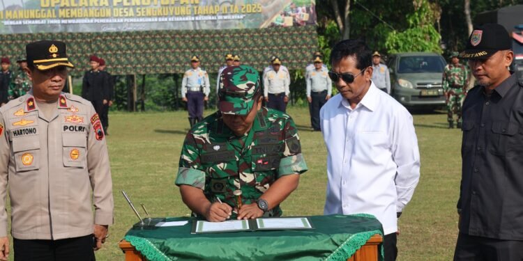 Tutup TMMD, Dandim Batang Bacakan Amanat Pangdam IV/Diponegoro