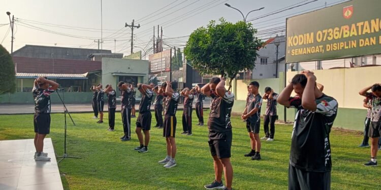 Jaga Stamina Dan Bakar Kalori, Dandim 0736/Batang Ajak Anggota Laksanakan Olah Raga