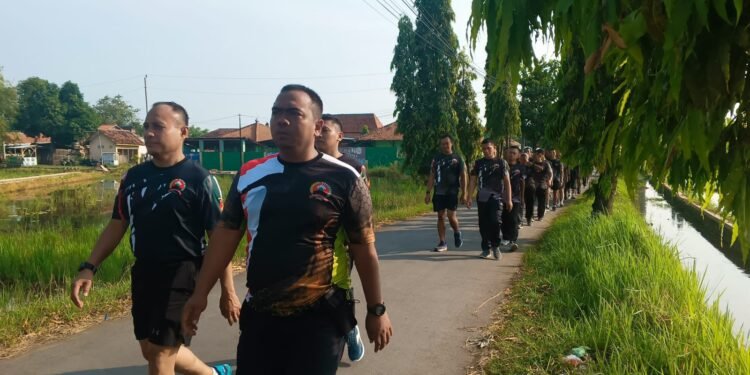 Jaga Stamina Dan Bakar Kalori, Dandim 0736/Batang Ajak Anggota Laksanakan Olah Raga