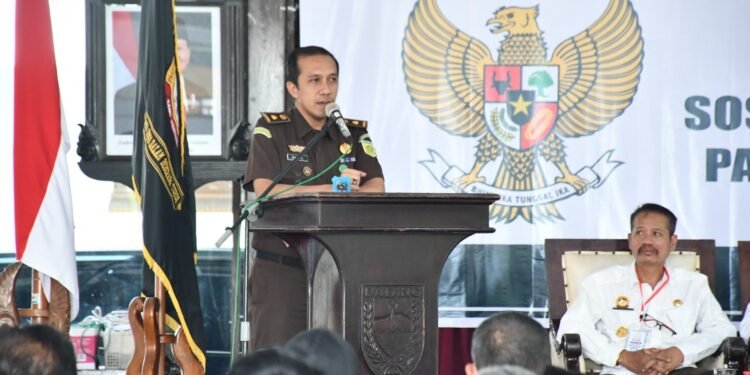 Wabup Batang Ingatkan Kades Tak Salah Langkah dalam Kolaborasi