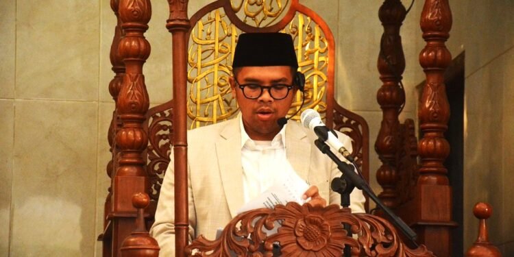 Pimpin Khotbah, Bupati Batang Sampaikan Pesan Ketauhidan Nabi