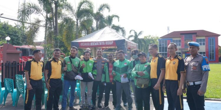Hari Bhayangkara 2025: Polres Batang Gelar Bakti Kesehatan untuk Pengemudi Ojek Online dan Anak-anak