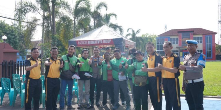 Hari Bhayangkara 2025: Polres Batang Gelar Bakti Kesehatan untuk Pengemudi Ojek Online dan Anak-anak