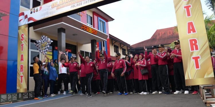 Semarak Jalan Sehat Bhayangkara ke-79, Polres Batang Libatkan Ribuan Peserta
