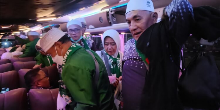 Jemaah Haji Mulai Kembali ke Batang secara Bertahap
