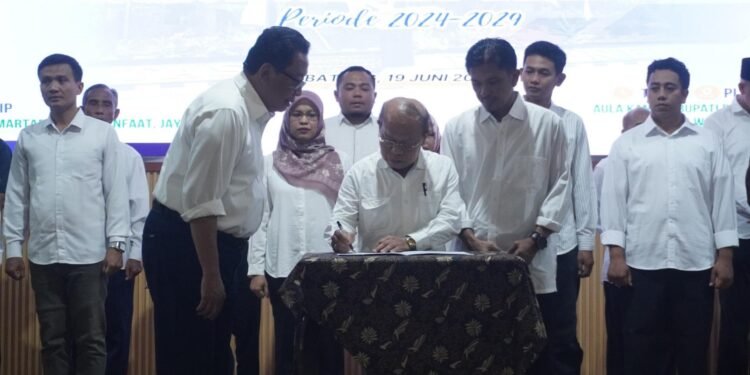 Dilantiknya DPC IKA UNDIP, Bupati Batang Ingin Sinergi Bangun Daerah