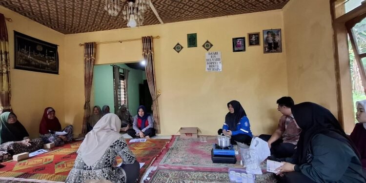 Undip Batang Latih PKK Olah Jelantah jadi Rupiah