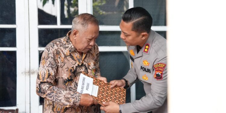 Kapolres Batang Pimpin Anjangsana ke Purnawirawan dan Keluarga Besar Polri