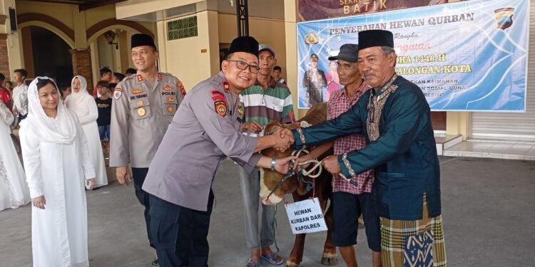 LKS YBPI Terima 1 Hewan Qurban Dari Kapolres Pekalongan Kota