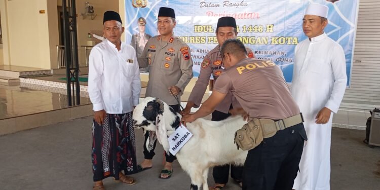 LKS YBPI Terima 1 Hewan Qurban Dari Kapolres Pekalongan Kota