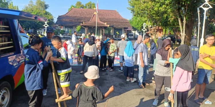 Rumdin Bupati Batang jadi Ajang Kenalkan Permainan Tradisional
