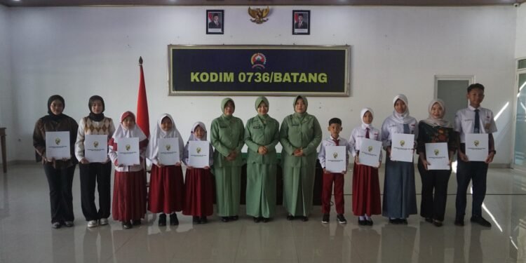 49 Anak Anggota Kodim 0736/Batang Dapat Beasiswa Berprestasi