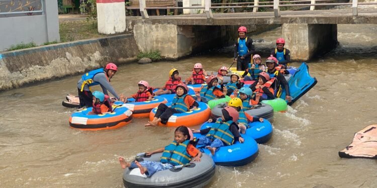 Rizal Bawazier Ajak Puluhan Anak Thalasemia Dolan Bareng di Deswita Pandansari Batang