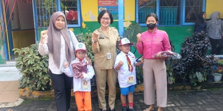 Program Seragam Gratis, Ringankan Kebutuhan Sekolah Anak