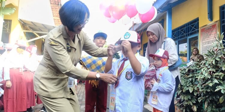 Program Seragam Gratis, Ringankan Kebutuhan Sekolah Anak