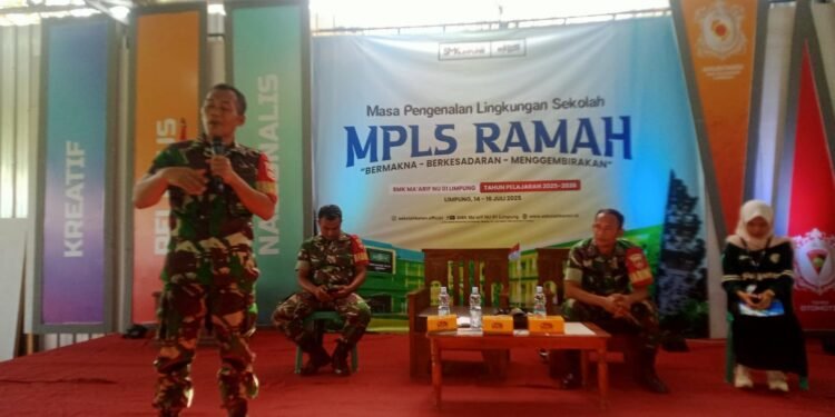 MPLS Siswa Baru, Babinsa Beri Materi Wasbang dan Belanegara