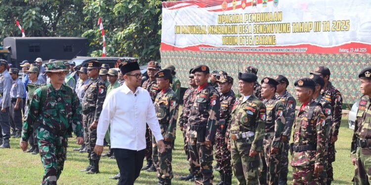 Bupati M. Faiz Kurniawan Buka TMMD Sengkuyung III Desa Plelen