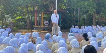 Kunjungi SMAN 1 Batang, DPR RI Motivasi Pelajar