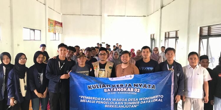 KKN-T IPB 2025 Warnai Desa Wonomerto Dengan Aksi Biru Nyata