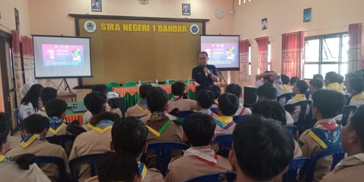 Kader Kesehatan SMAN 1 Bandar Diedukasi Lawan Narkoba