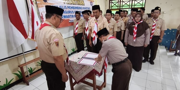 Siapkan Pramuka Terdepan, Kwarcab Batang Lantik Kamabiran