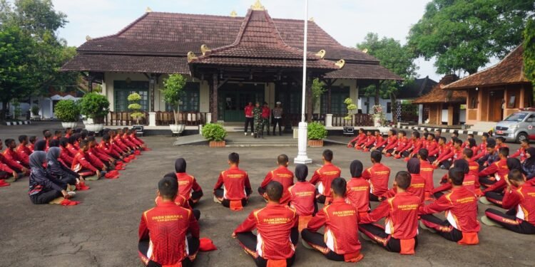 Berikan Semangat dan Motivasi Ke Paskibraka Kabupaten Batang