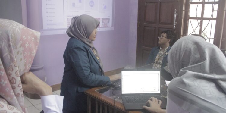 Mahasiswa KKN Undip Gelar Pelatihan Untuk Merancang Pembelajaran Interaktif