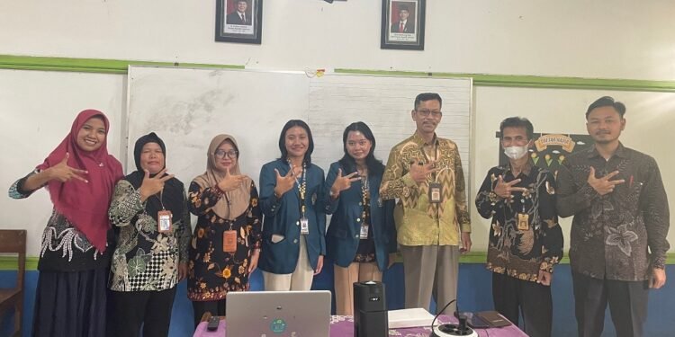 KKN Mahasiswa Undip Ajak Kepedulian Lingkungan Melalui Sosialisasi Pro-Lingkungan