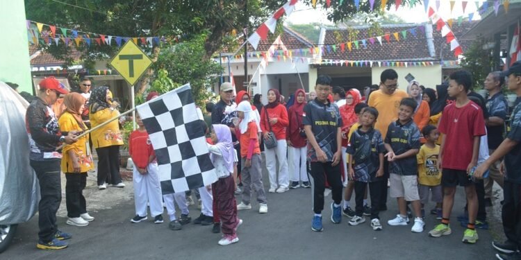 Meriahkan HUT Ke-80 RI, Warga Pesona Griya Batang 0310 Gelar Jalan Sehat dan Lomba