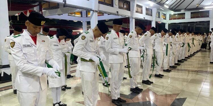 Resmi Dikukuhkan, Paskibraka Batang Garda Muda Penjaga Kehormatan Merah Putih