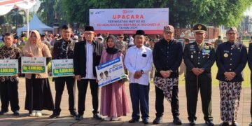 HUT Ke-80 RI, BPJS Ketenagakerjaan Batang Serahkan Santunan Rp 42 Juta