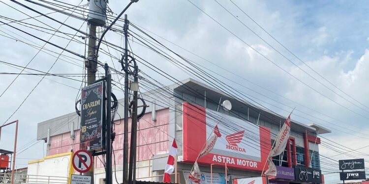 Pemkab Batang Tertibkan Utilitas Provider Tanpa Izin di Ruang Milik Jalan